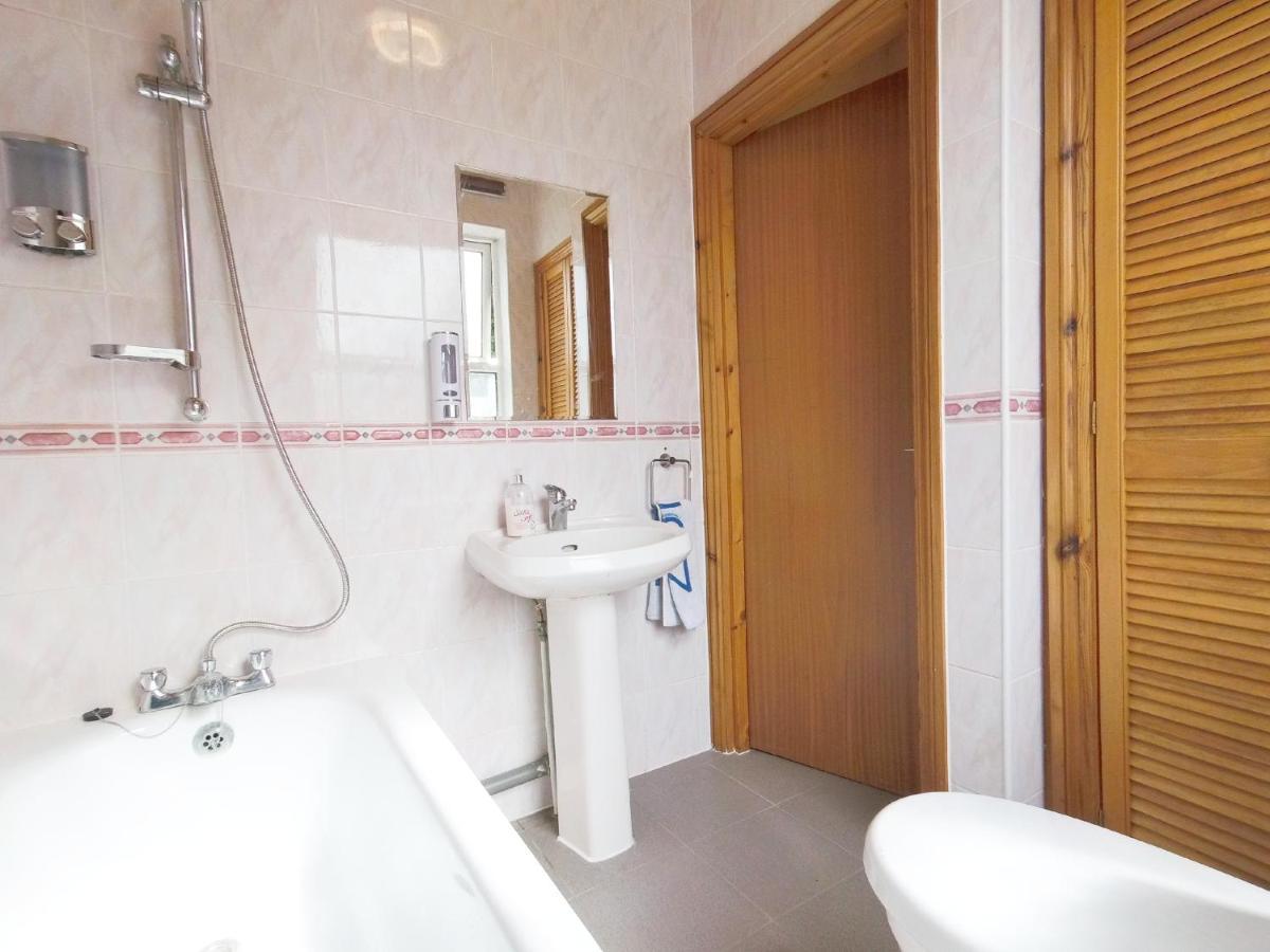 Appartamento Carnation Flat A In Wembley Londra Esterno foto