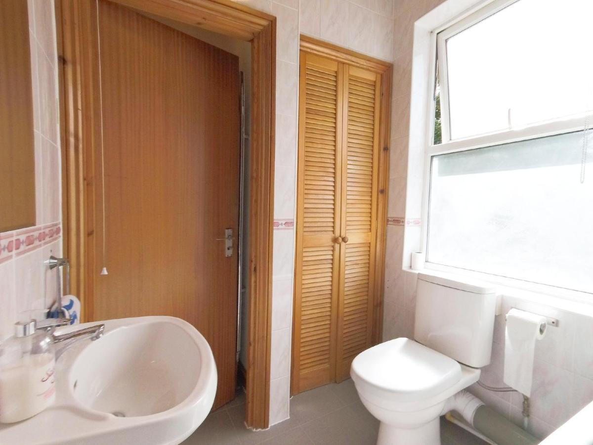 Appartamento Carnation Flat A In Wembley Londra Esterno foto