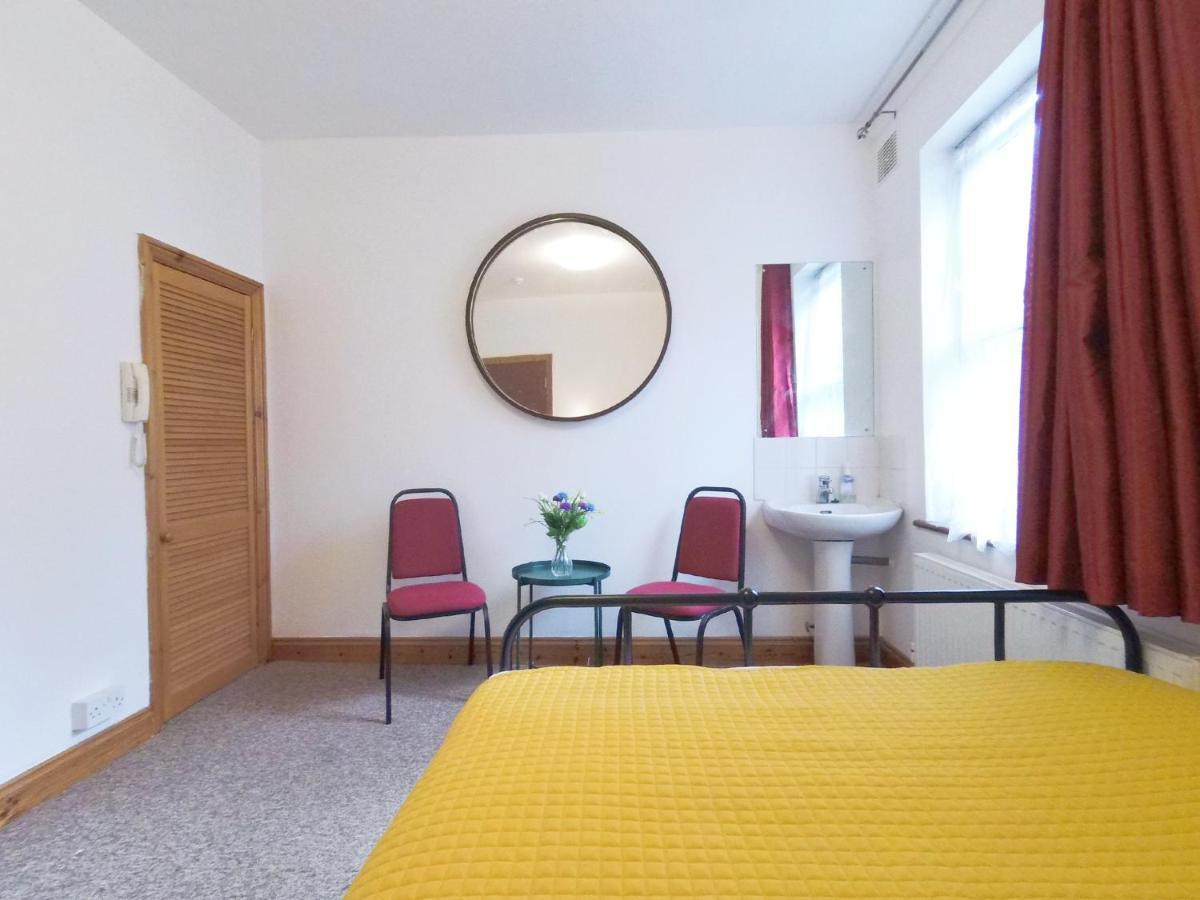 Appartamento Carnation Flat A In Wembley Londra Esterno foto