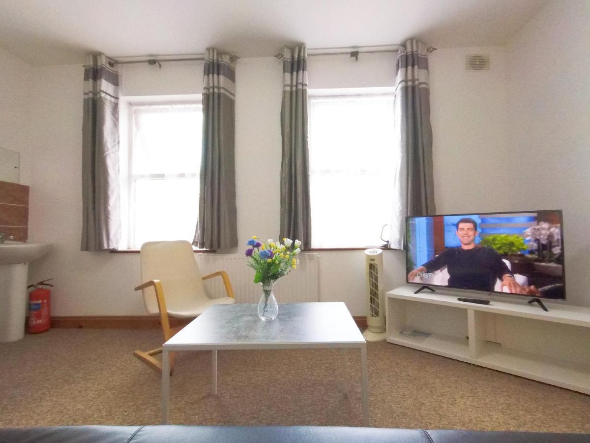 Appartamento Carnation Flat A In Wembley Londra Esterno foto