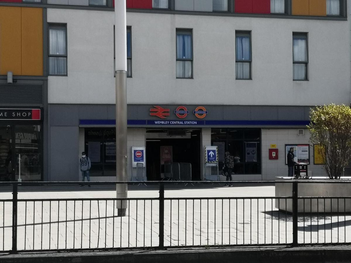 Appartamento Carnation Flat A In Wembley Londra Esterno foto