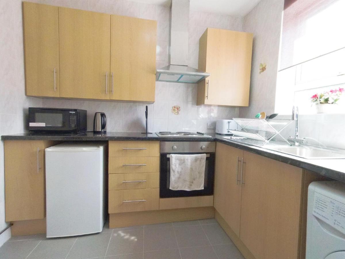 Appartamento Carnation Flat A In Wembley Londra Esterno foto